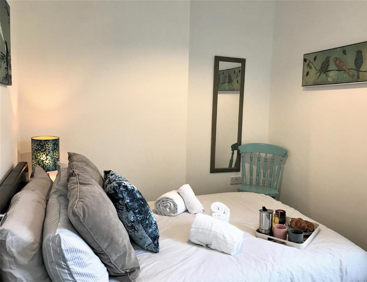 Restful 1-Bedroom Flat In St Helens St Helens  Экстерьер фото