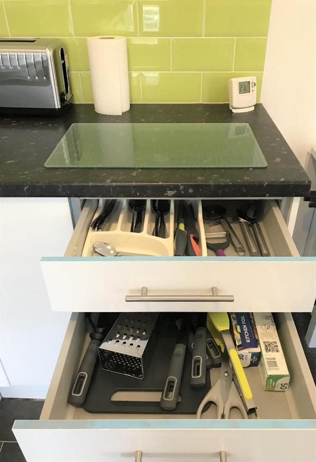 Restful 1-Bedroom Flat In St Helens St Helens  Экстерьер фото